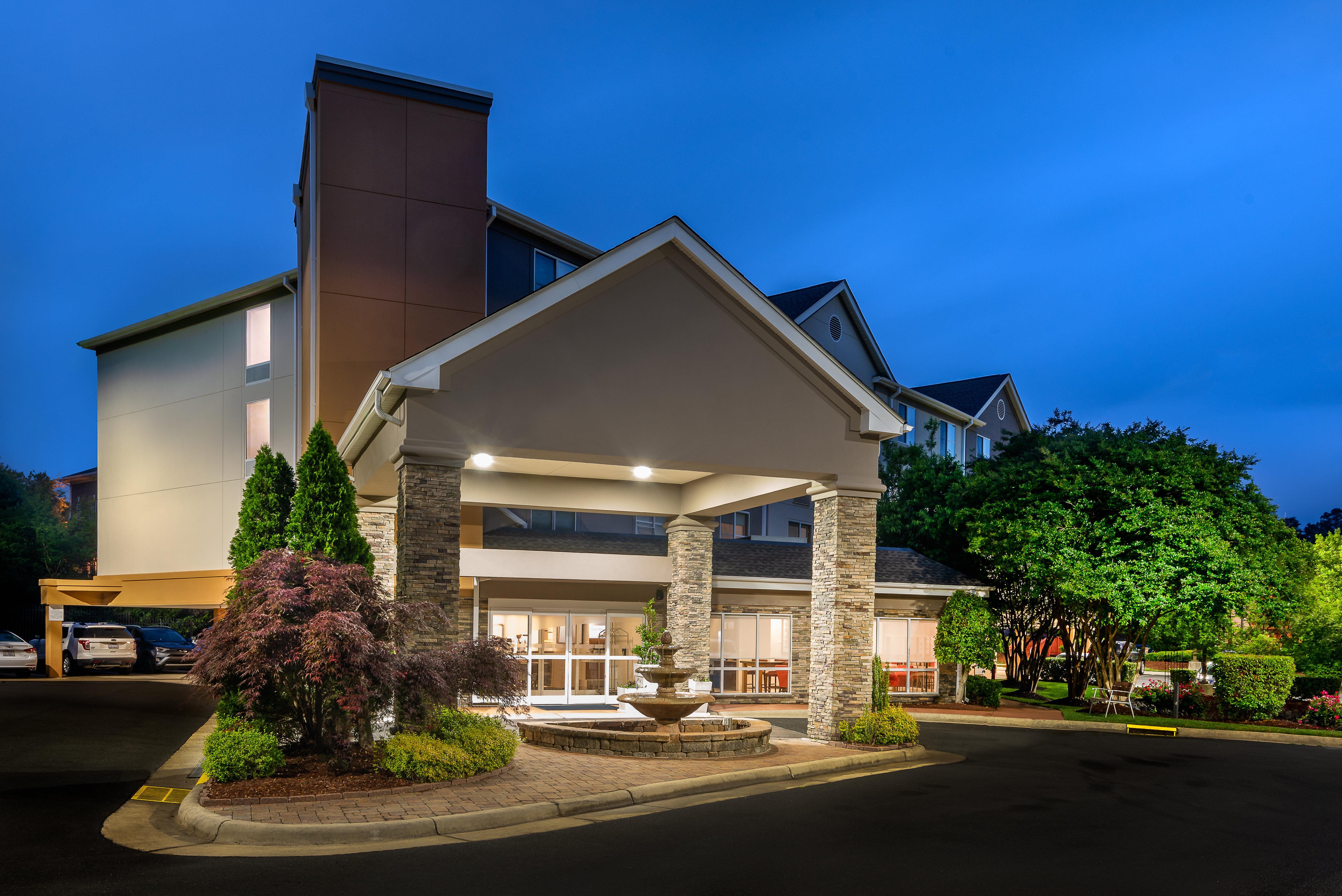 Holiday Inn Express Chapel Hill By Ihg Экстерьер фото