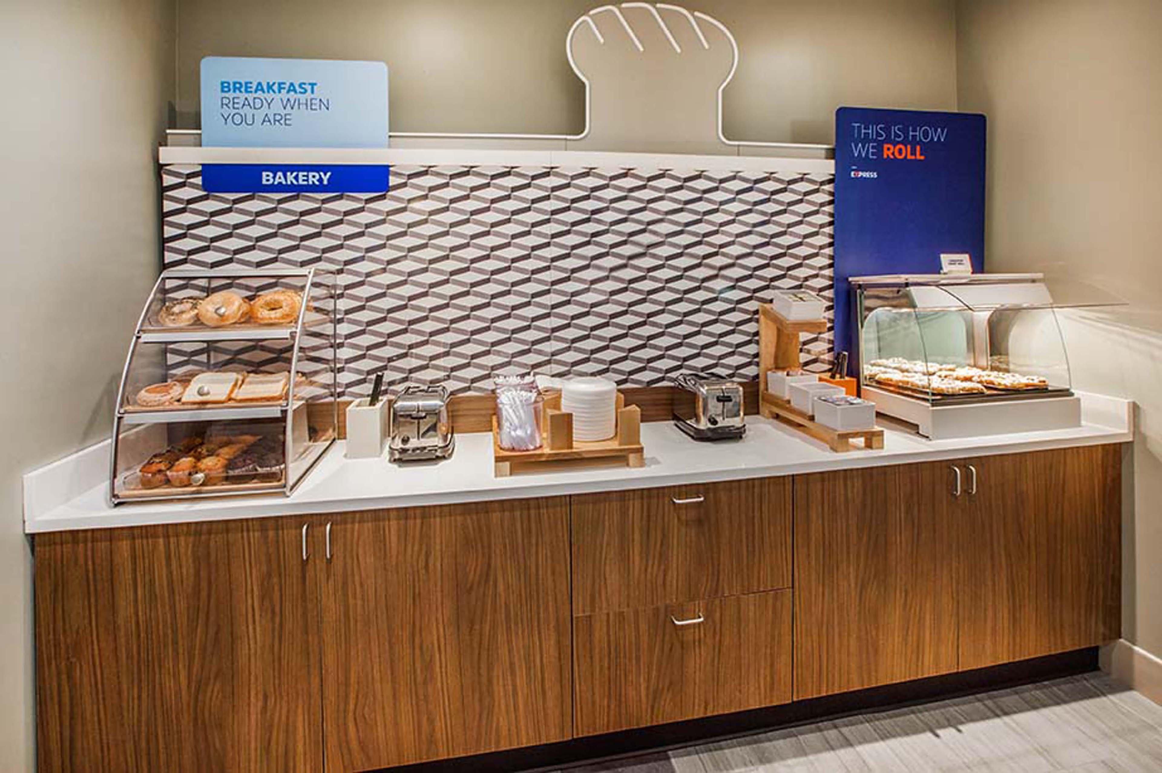 Holiday Inn Express Chapel Hill By Ihg Экстерьер фото