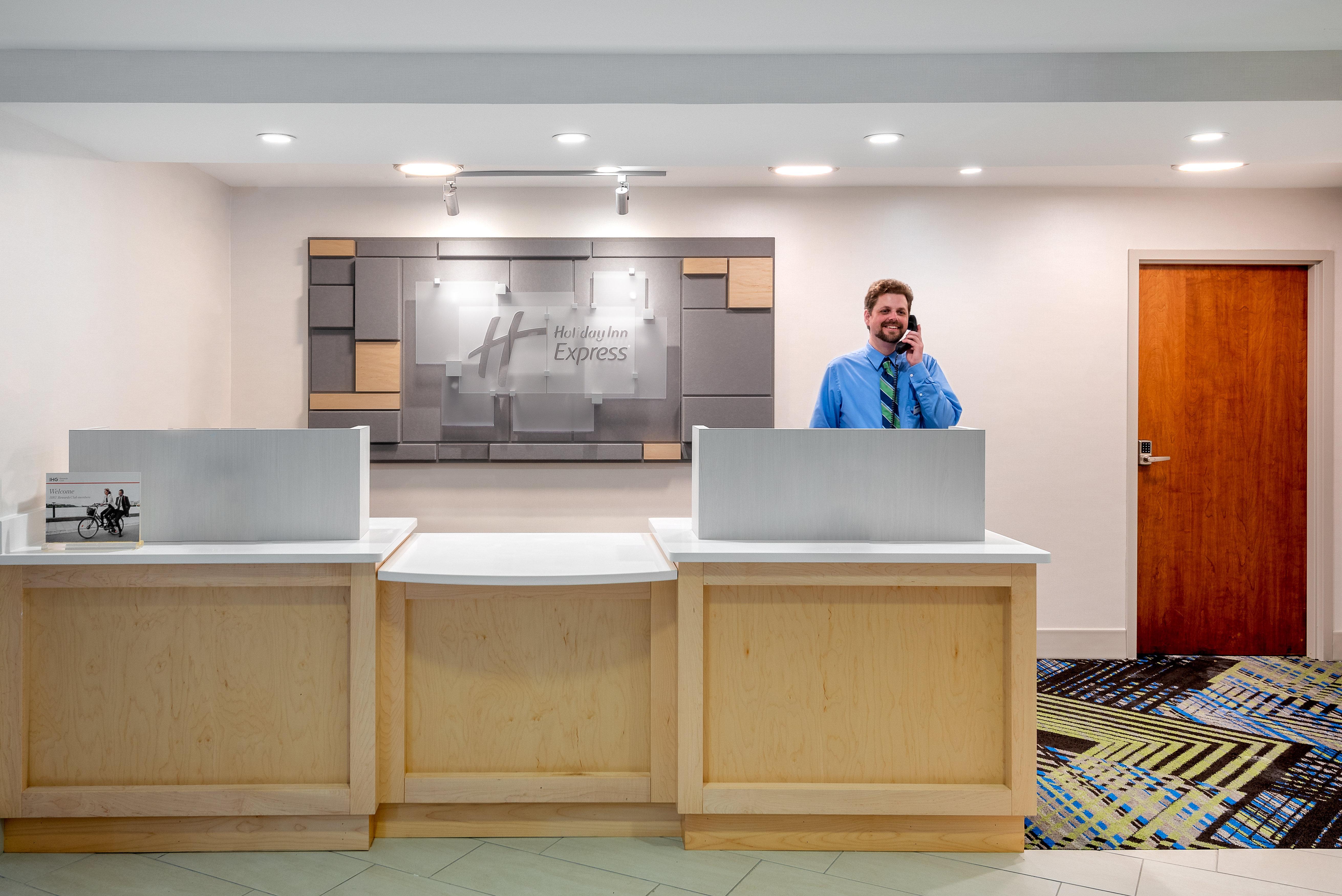 Holiday Inn Express Chapel Hill By Ihg Экстерьер фото