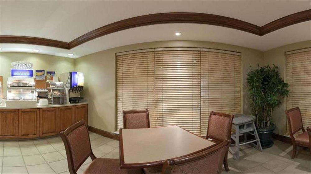 Holiday Inn Express Chapel Hill By Ihg Экстерьер фото