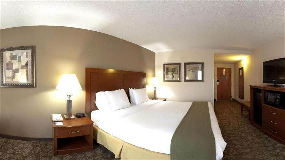 Holiday Inn Express Chapel Hill By Ihg Экстерьер фото