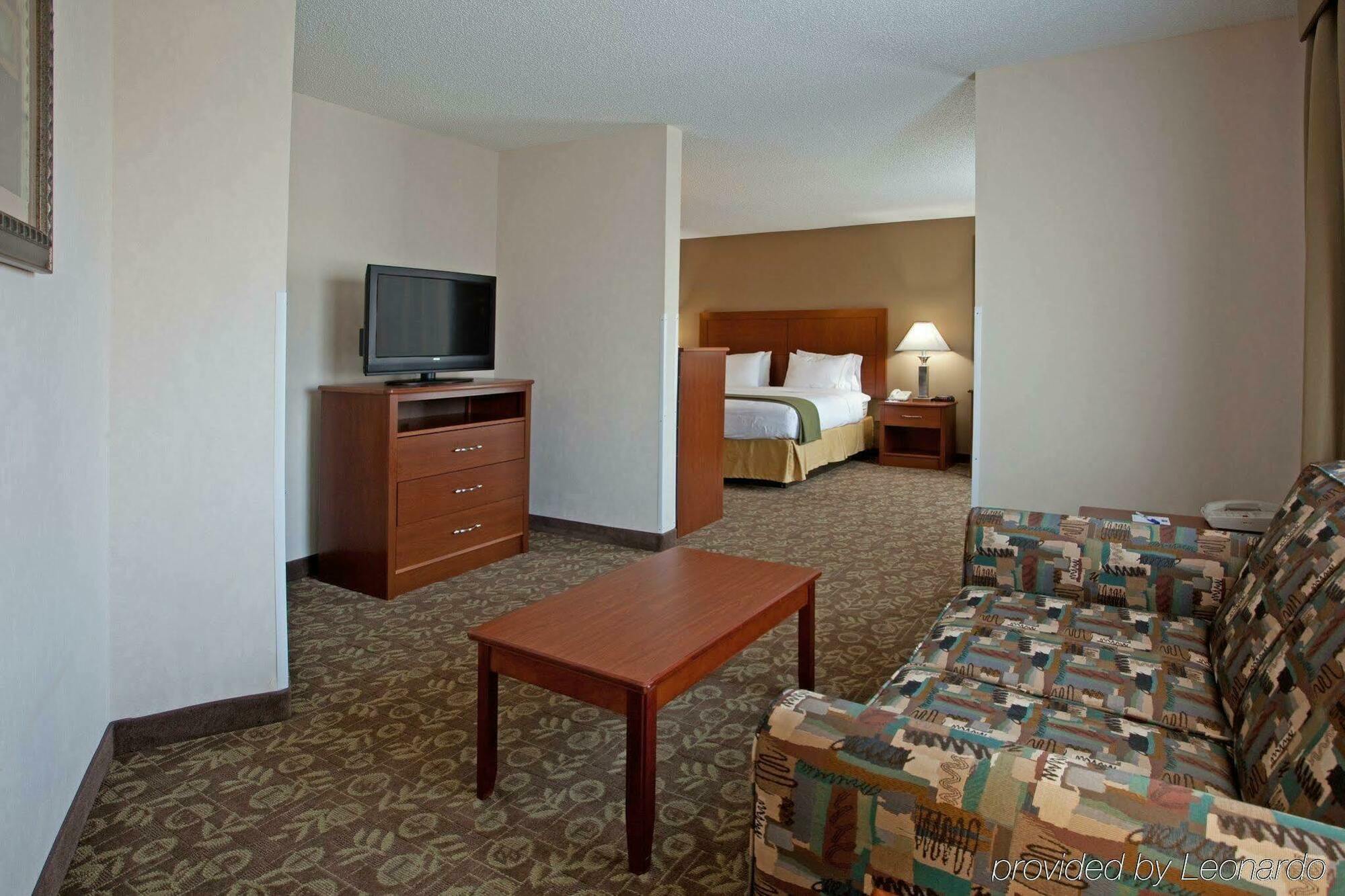 Holiday Inn Express Chapel Hill By Ihg Экстерьер фото