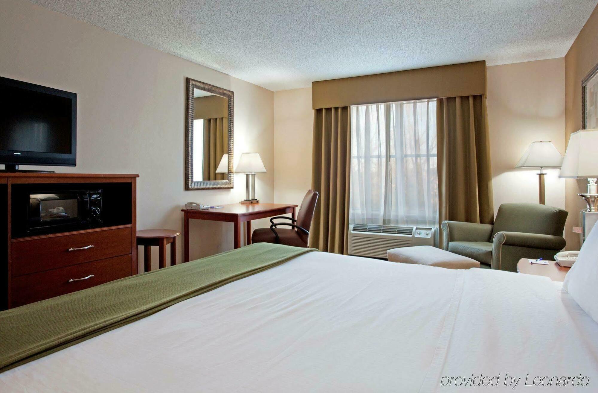 Holiday Inn Express Chapel Hill By Ihg Экстерьер фото
